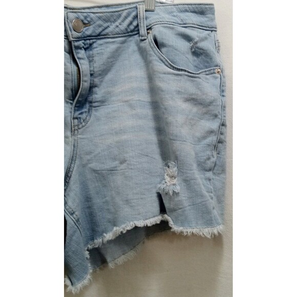 Lane Bryant Plus Size 20 Denim Shorts Light Wash Cut Off Girlfriend Distressed - Picture 4 of 6